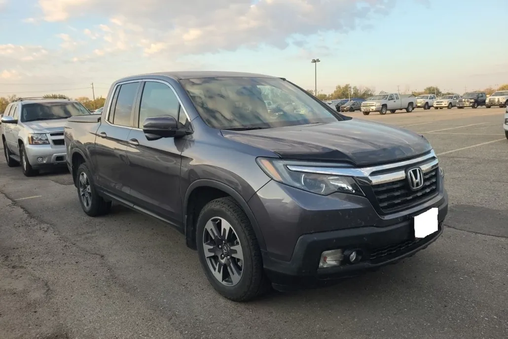 2017 Honda Ridgeline RTL-T photo 1