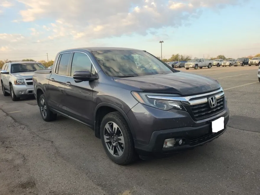 2017 Honda Ridgeline RTL-T photo 1