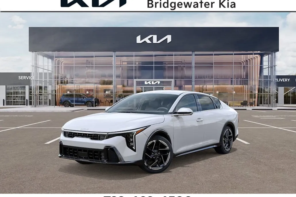 2025 Kia K4 GT-Line photo 1
