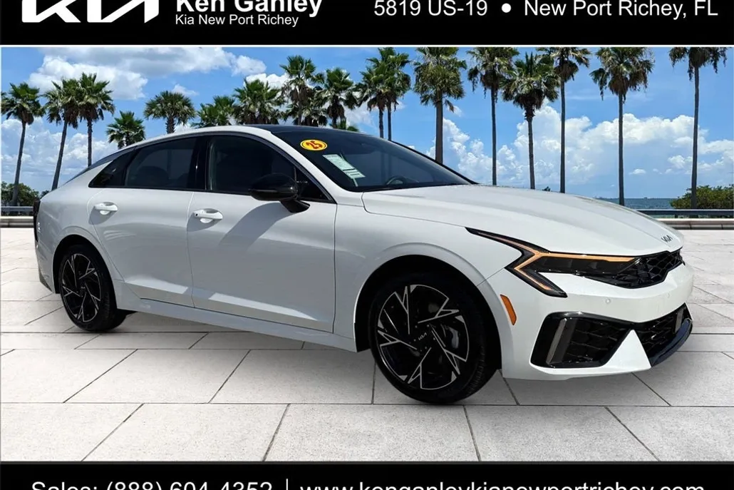 2025 Kia K5 GT-Line photo 1