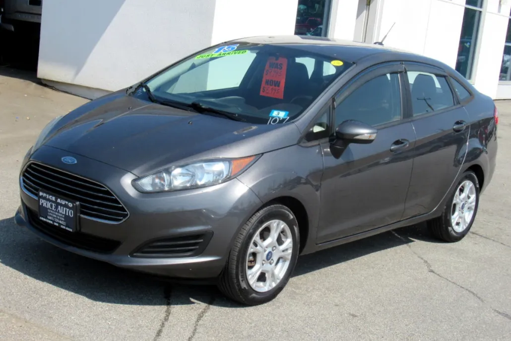 2015 Ford Fiesta SE photo 1