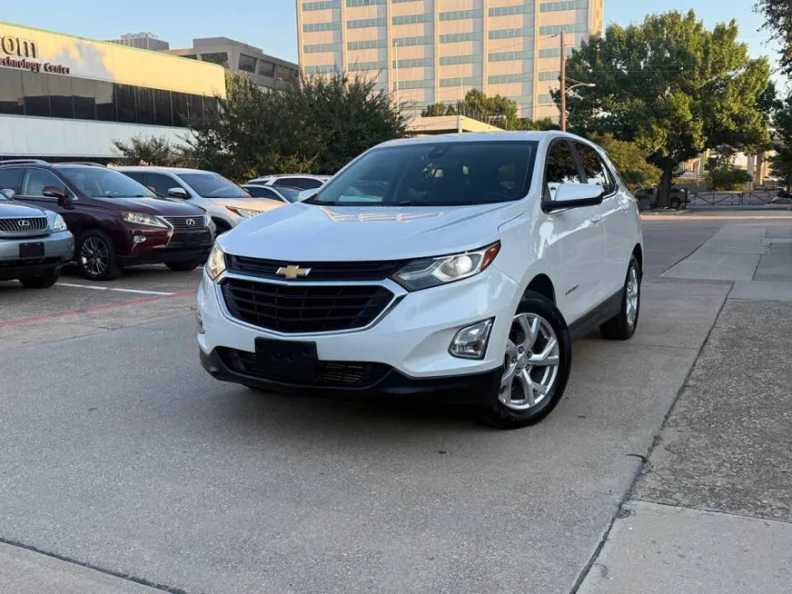 2021 Chevrolet Equinox LT photo 1