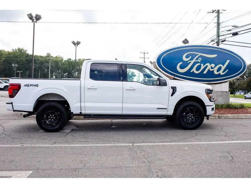 2024 Ford F-150 XLT photo 1
