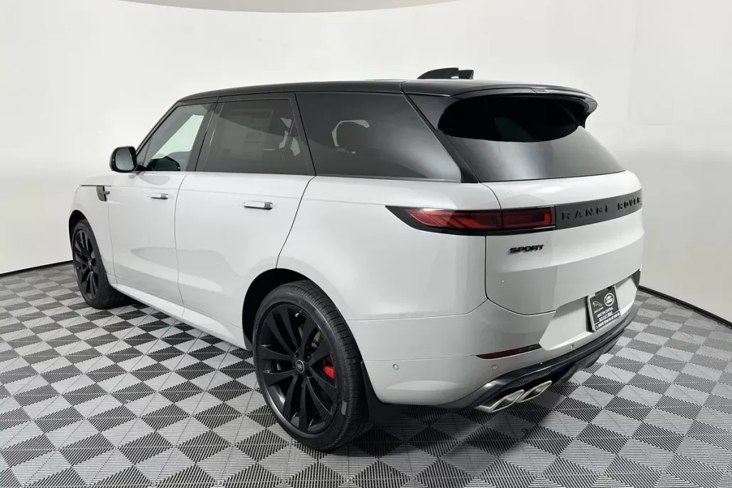 2025 Land Rover Range Rover Sport SE photo 1