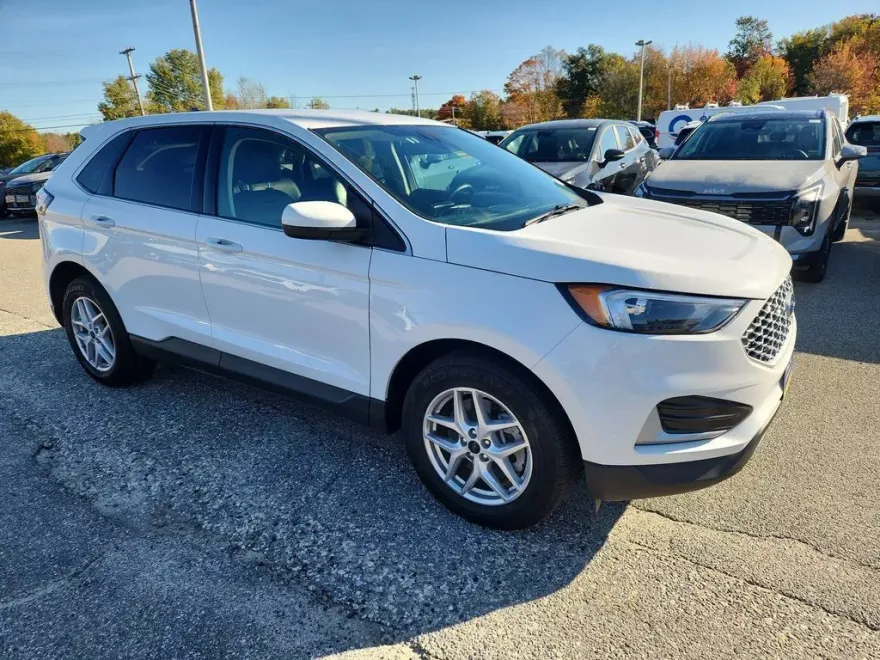 2024 Ford Edge SEL photo 1