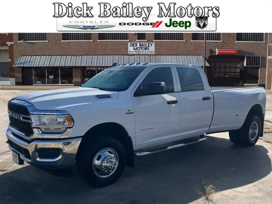 2022 Ram 3500 Tradesman photo 1