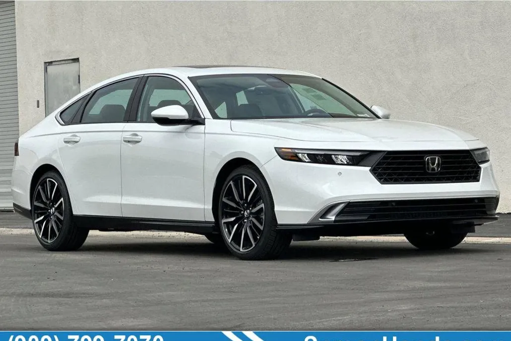 2025 Honda Accord Hybrid Touring photo 1