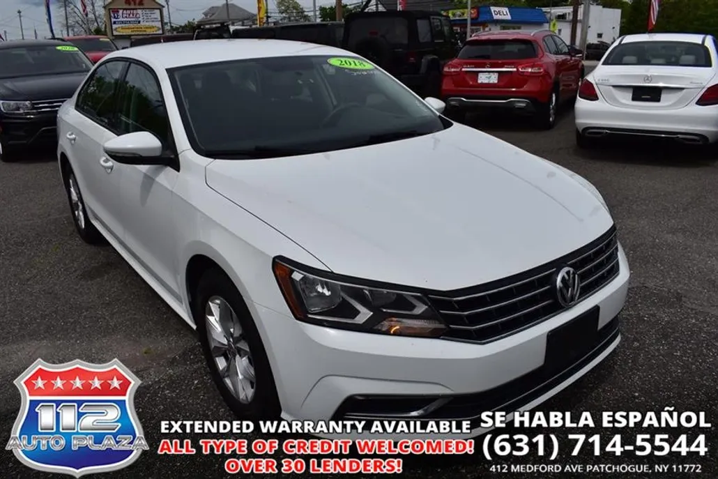 2018 Volkswagen Passat S photo 1
