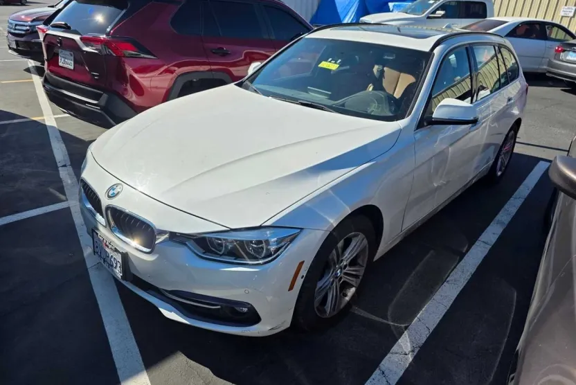 2018 Bmw 330i xDrive Sport Wagon photo 1