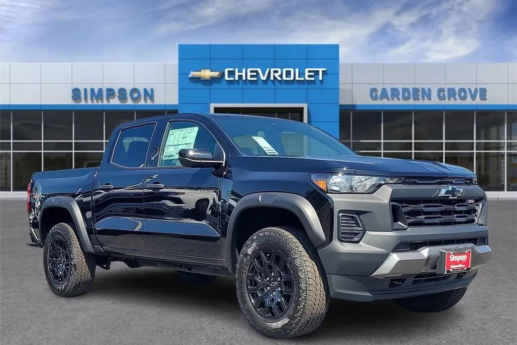 2026 Chevrolet Colorado Trail Boss photo 1