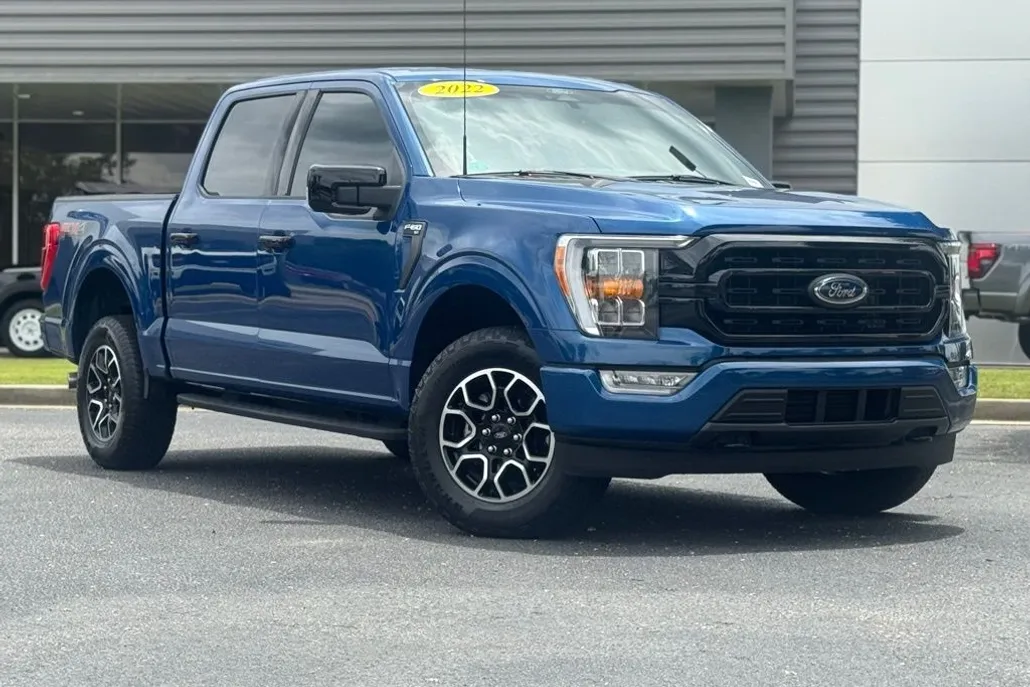 2022 Ford F-150 XLT FX4 photo 1