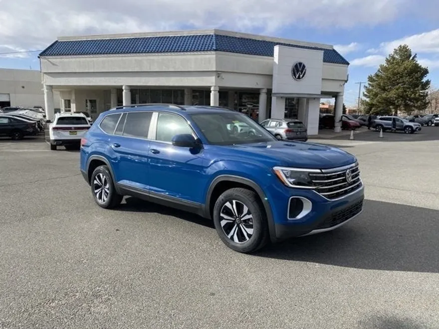 2025 Volkswagen Atlas SE photo 1