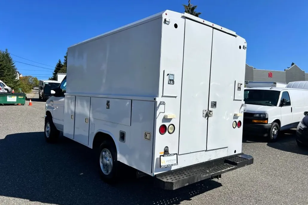 2016 Ford E-350 photo 1
