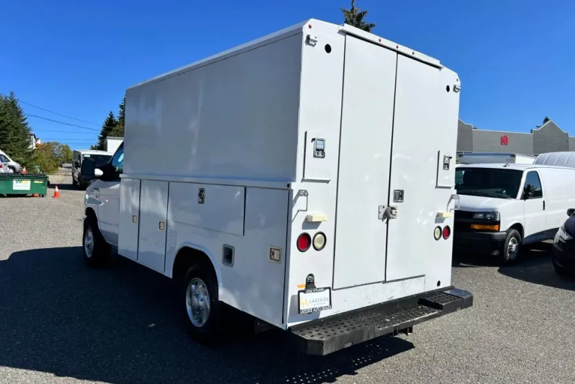 2016 Ford E-350 photo 1