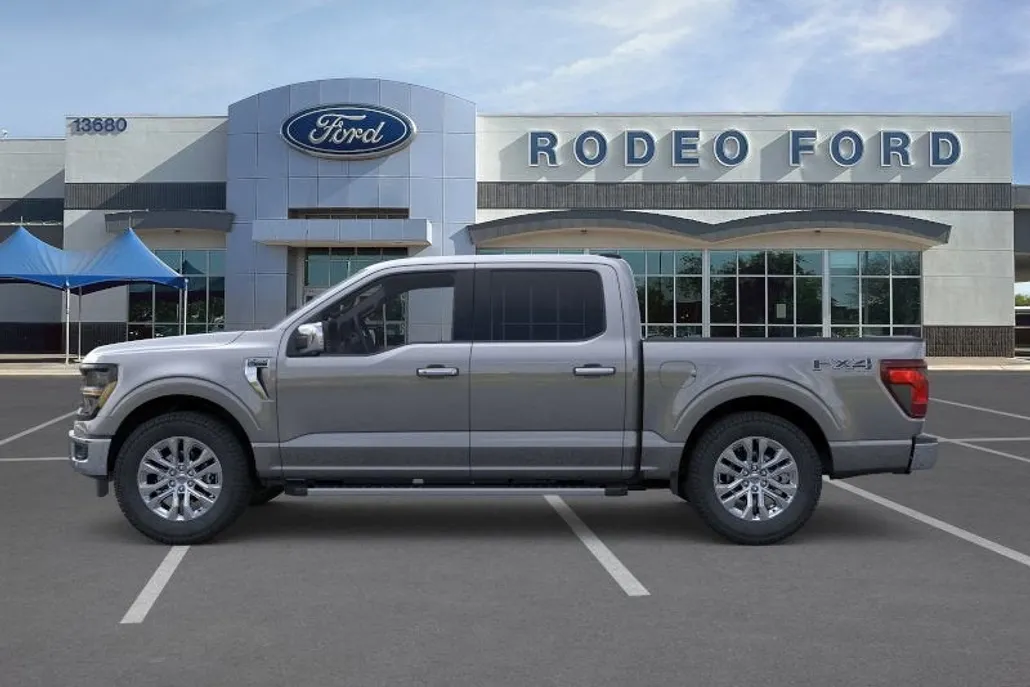 2025 Ford F-150 XLT photo 1