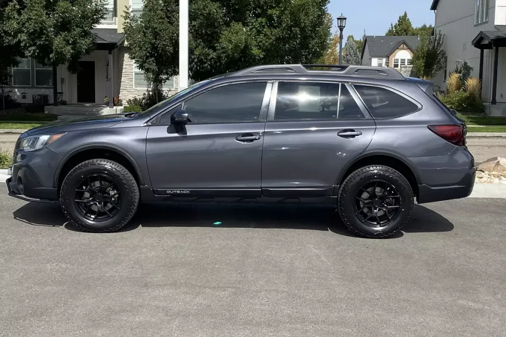 2019 Subaru Outback Limited photo 1