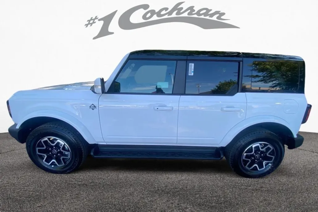 2025 Ford Bronco Outer Banks photo 1