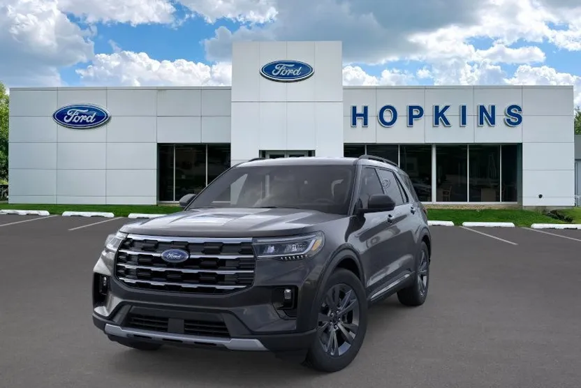 2025 Ford Explorer photo 1