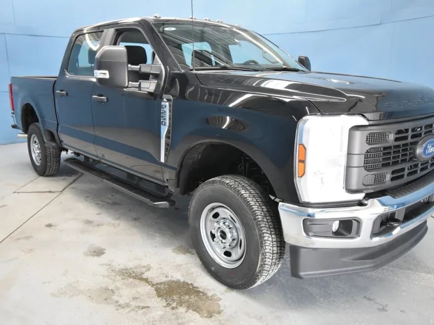 2025 Ford F-250 XL photo 1