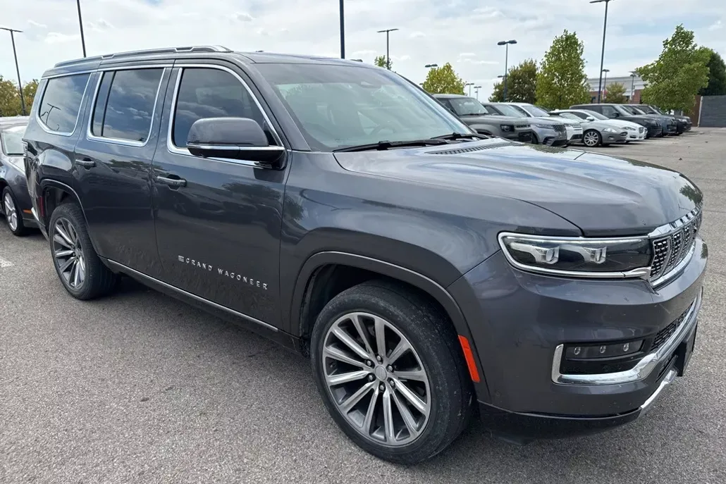 2022 Jeep Grand Wagoneer II photo 1