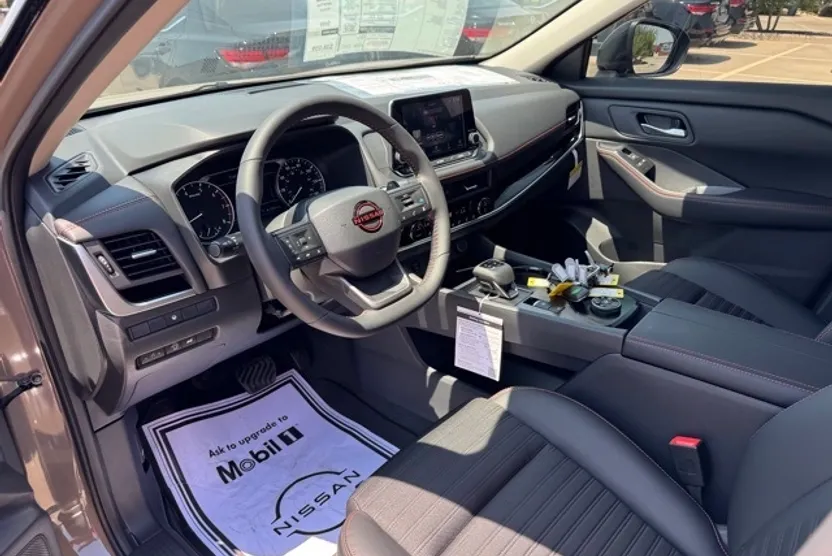 2026 Nissan Rogue SV photo 1