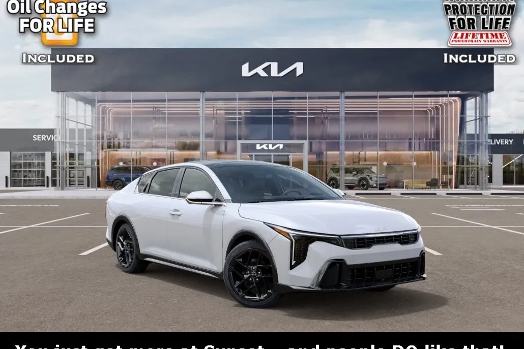 2025 Kia K4 GT-Line Turbo photo 1