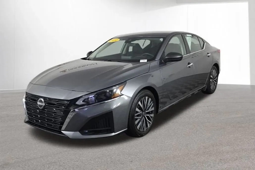 2024 Nissan Altima 2.5 SV photo 1