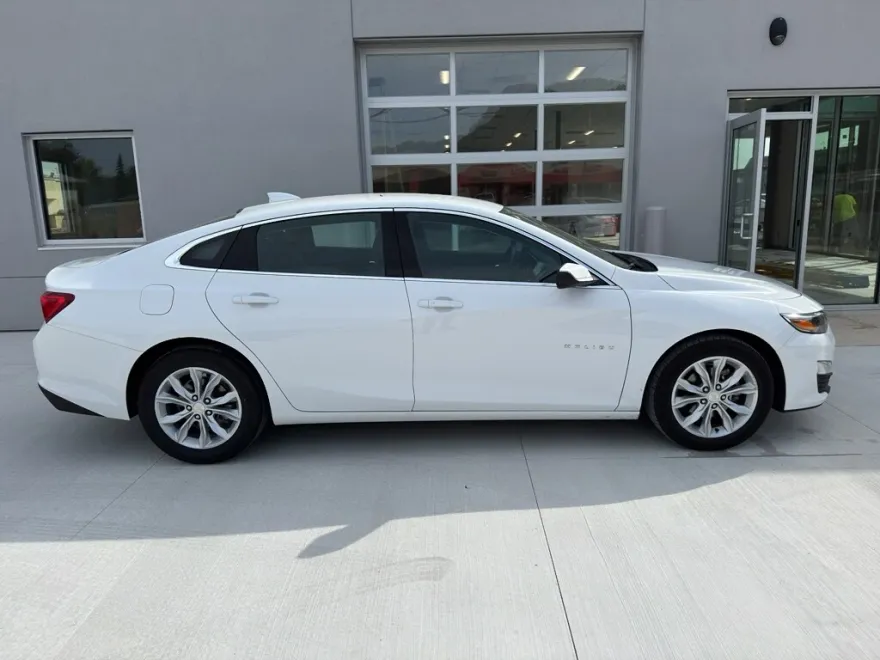2024 Chevrolet Malibu 1LT photo 1
