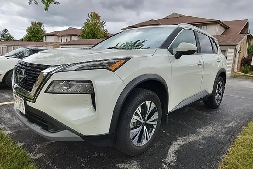 2023 Nissan Rogue SV photo 1