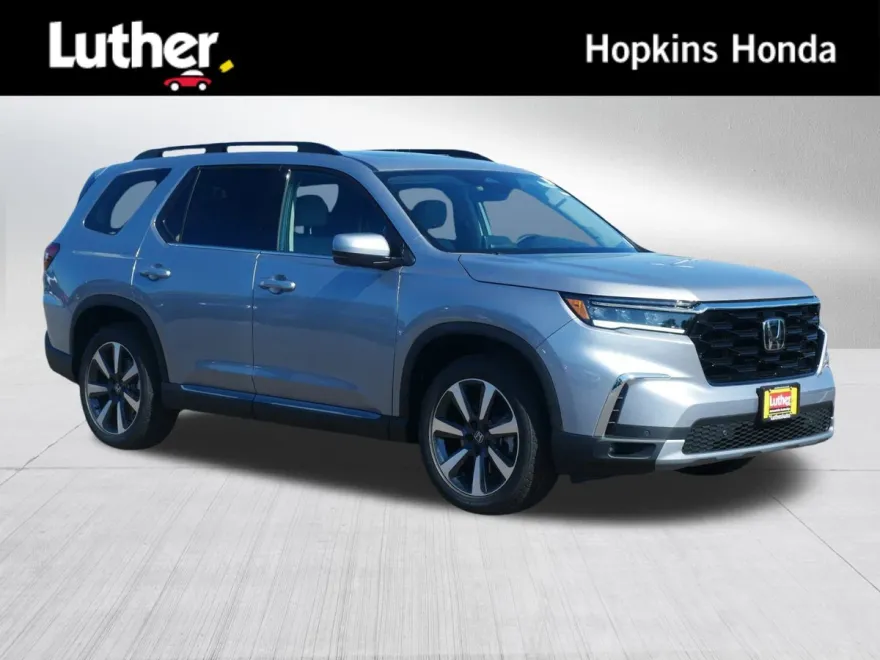 2025 Honda Pilot Touring photo 1