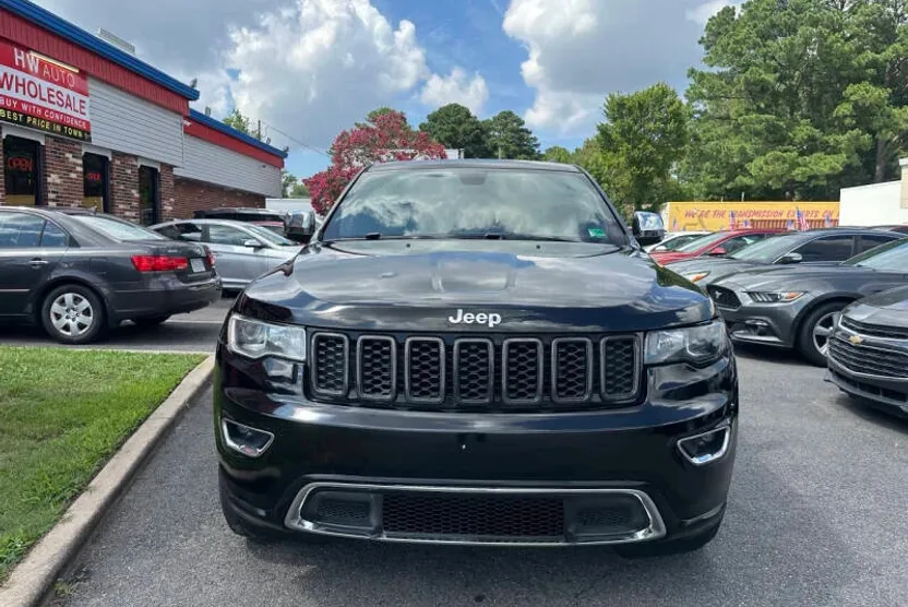 2017 Jeep Grand Cherokee Limited photo 1