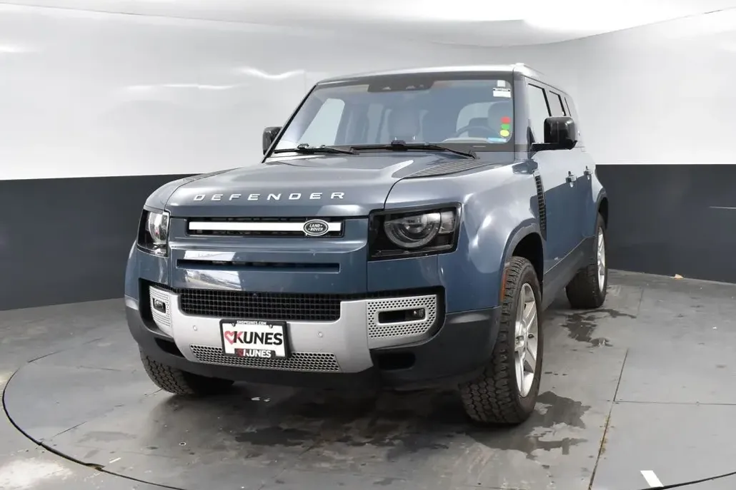 2020 Land Rover Defender 110 photo 1