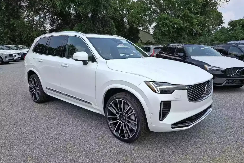 2026 Volvo XC90 Plus photo 1