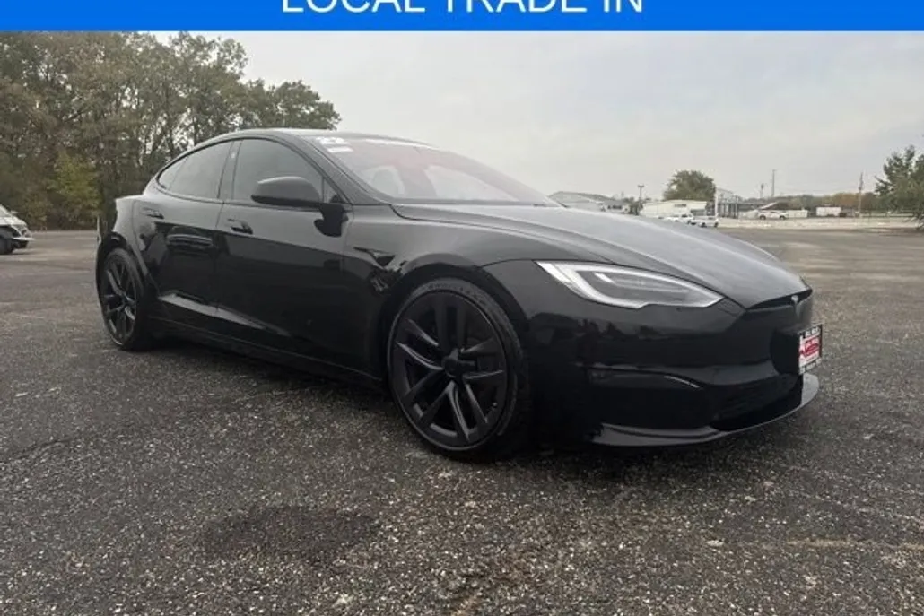 2022 Tesla Model S Plaid photo 1