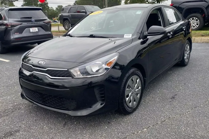 2020 Kia Rio S photo 1