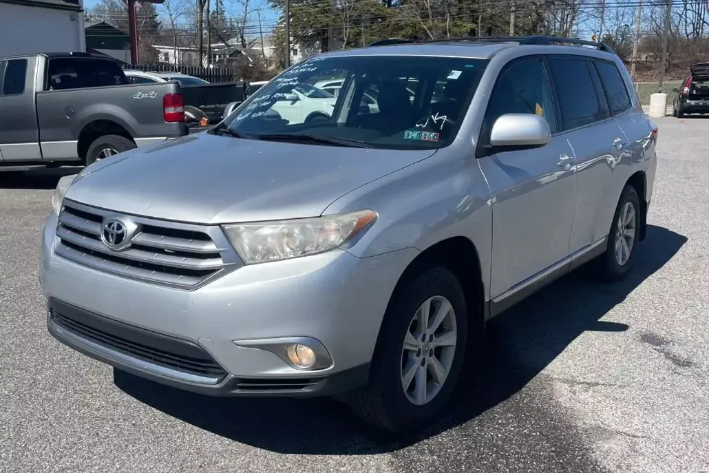 2011 Toyota Highlander Hybrid Base SE photo 1