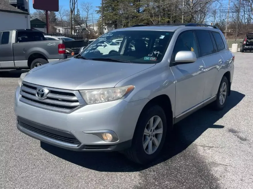 2011 Toyota Highlander Hybrid Base SE photo 1