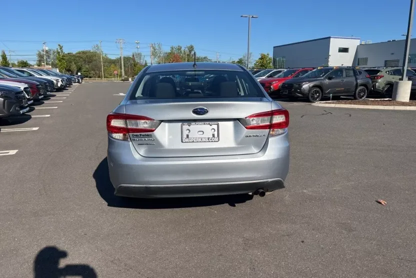 2019 Subaru Impreza 2.0i photo 1
