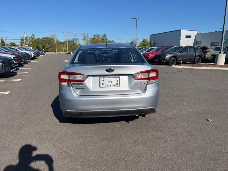 2019 Subaru Impreza 2.0i photo 1