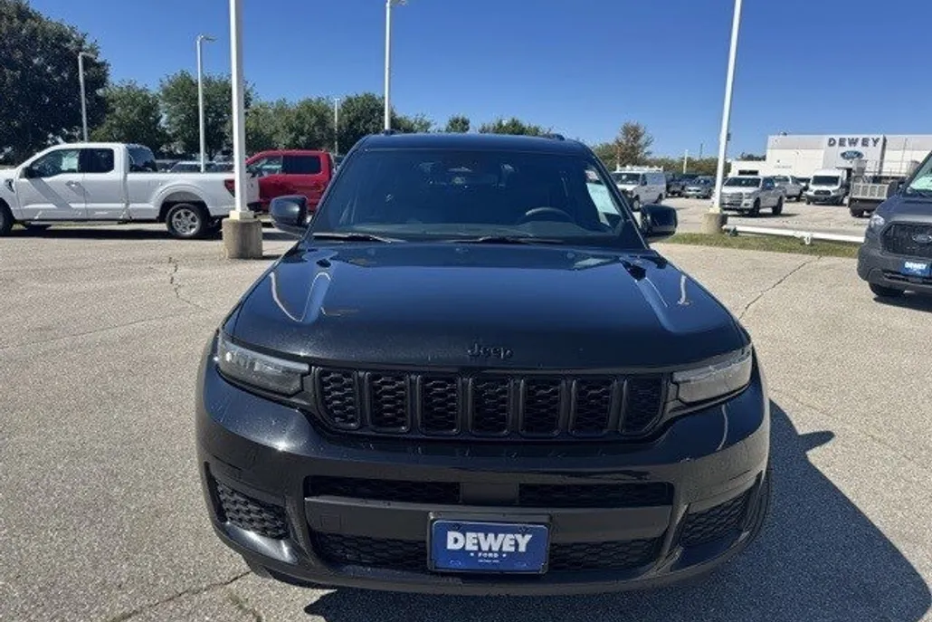 2024 Jeep Grand Cherokee Altitude photo 1