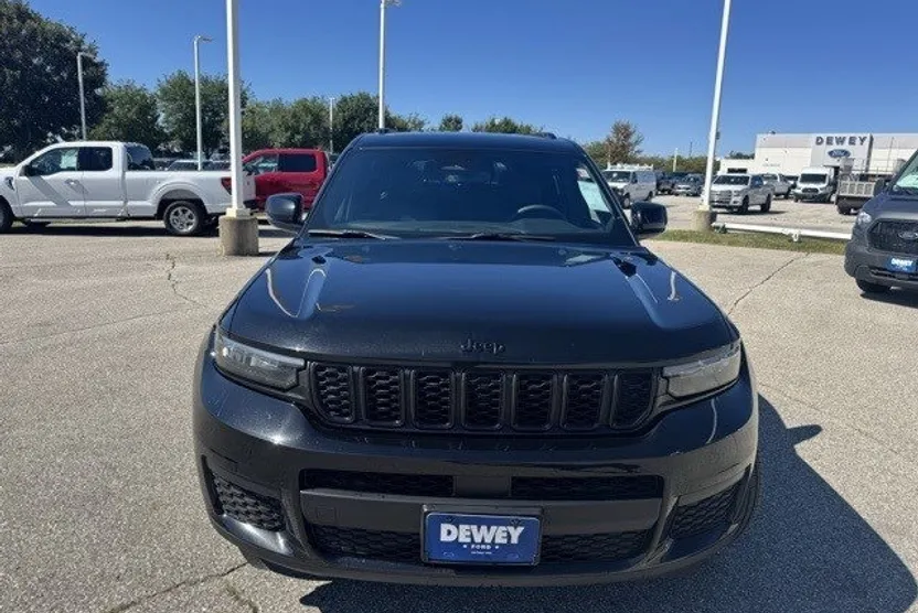 2024 Jeep Grand Cherokee Altitude photo 1