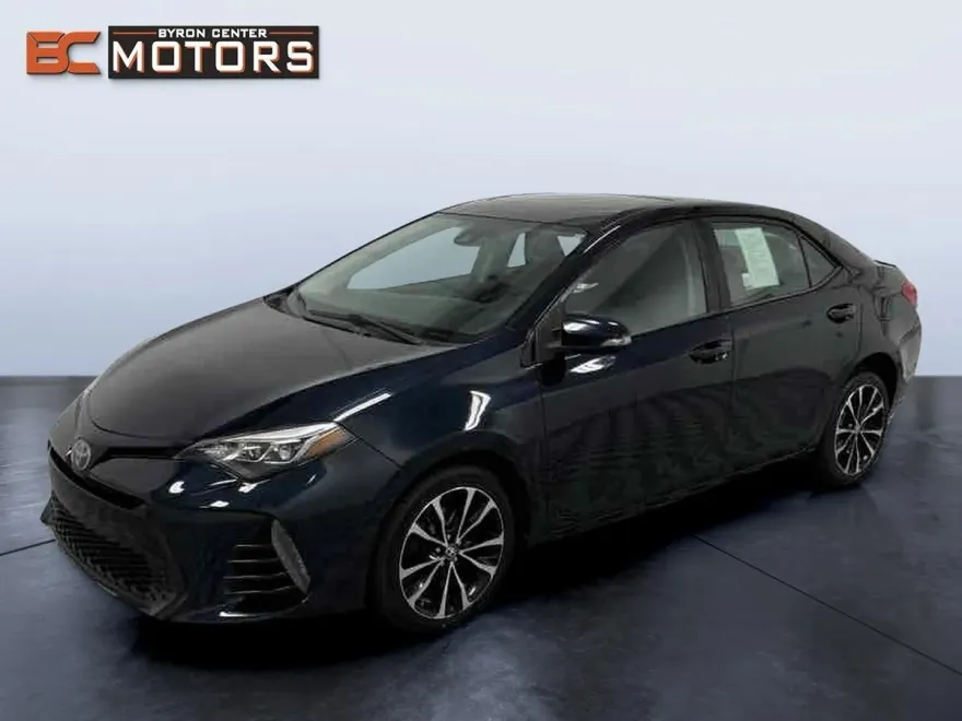 2018 Toyota Corolla SE photo 1