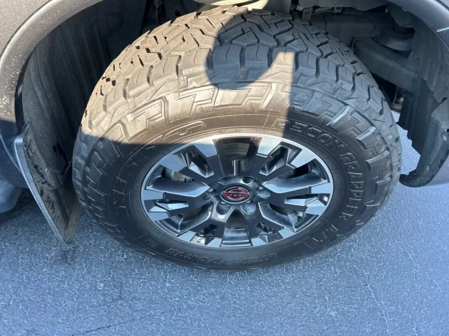 2023 Nissan Titan PRO-4X photo 1