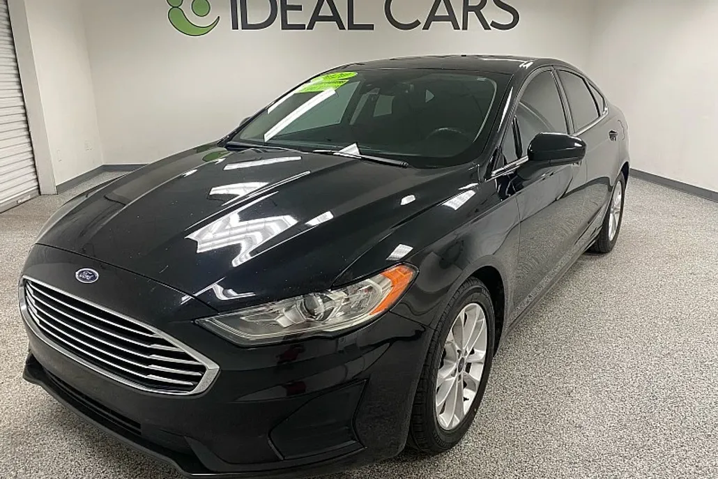 2020 Ford Fusion SE photo 1