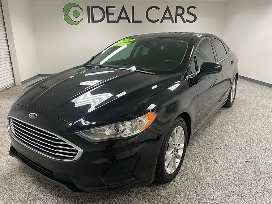 2020 Ford Fusion SE photo 1