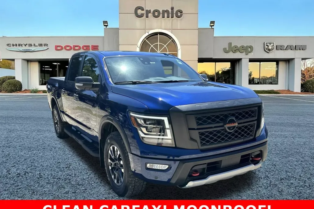 2021 Nissan Titan PRO-4X Crew Cab photo 1