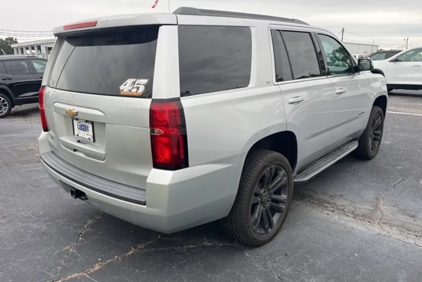 2018 Chevrolet Tahoe LT photo 1