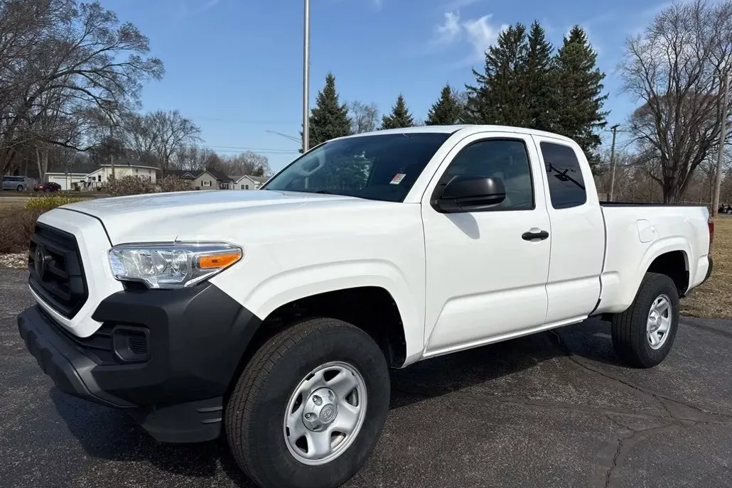 2022 Toyota Tacoma SR photo 1