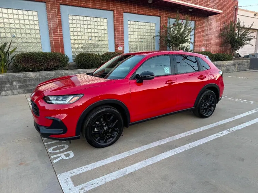 2025 Honda HR-V Sport photo 1