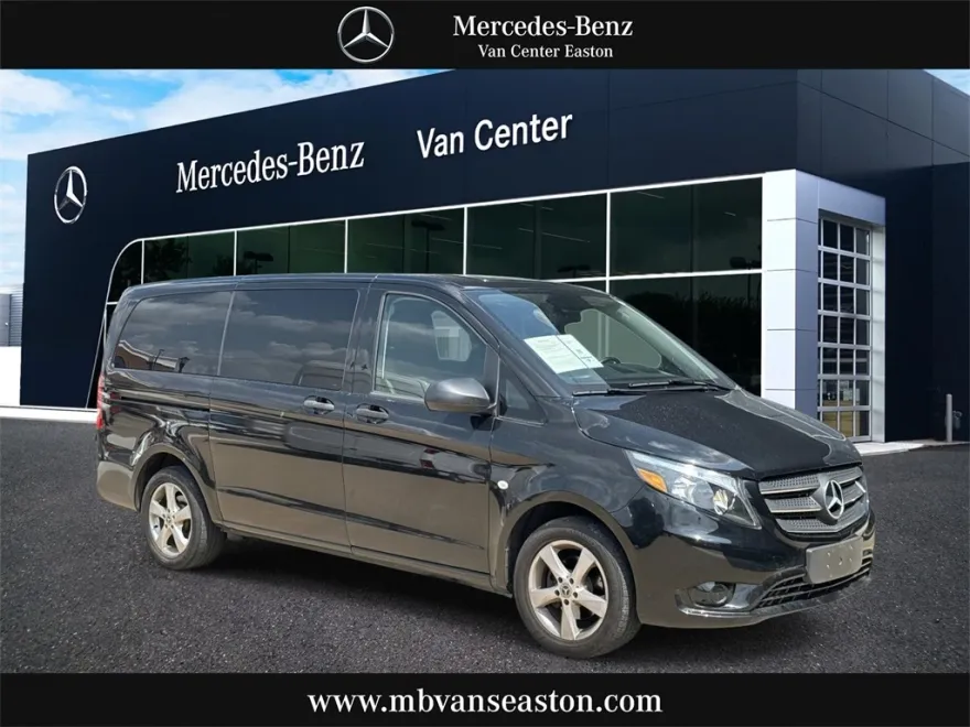 2018 Mercedes Benz Metris Passenger photo 1